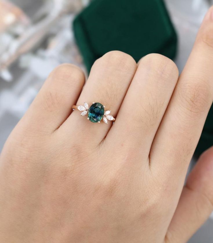 5 Lý do tại sao nhẫn vàng nữ đính đá quý lại quan trọng với phụ nữ